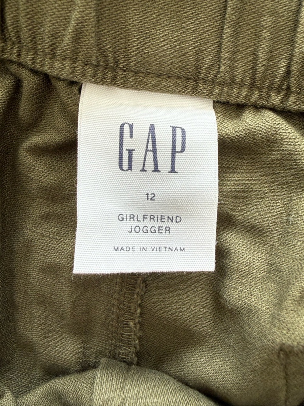 NWT GAP Girlfriend Cargo Joggers Olive Green Size 12 - Picture 3 of 10